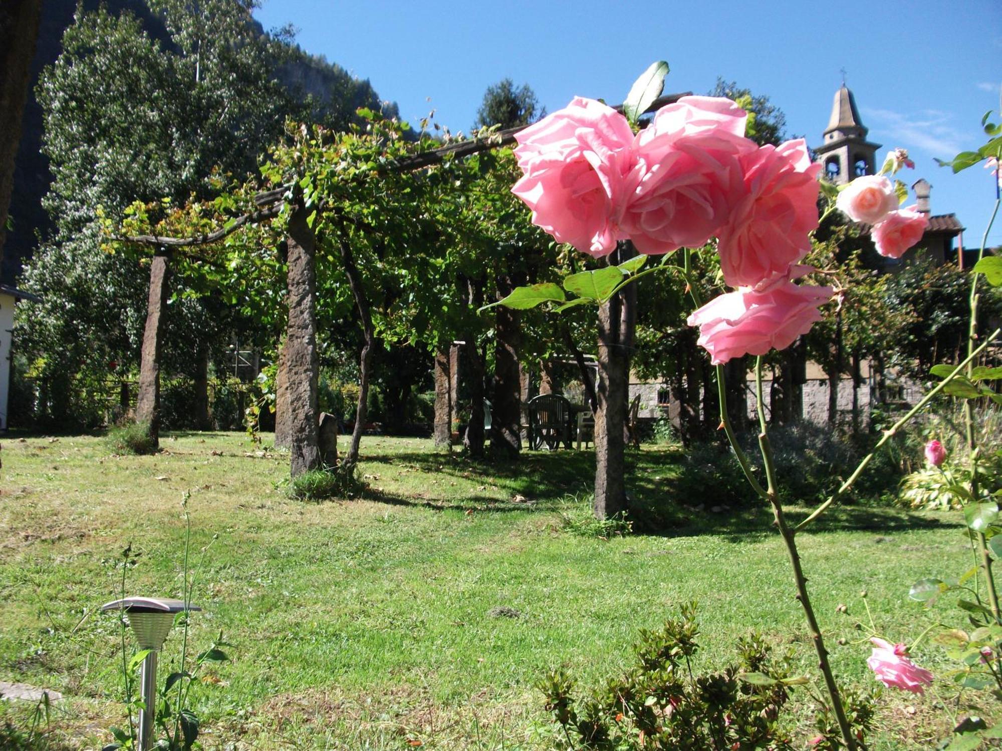 古洛特佩尔古拉住宿加早餐旅馆 Giornico 外观 照片