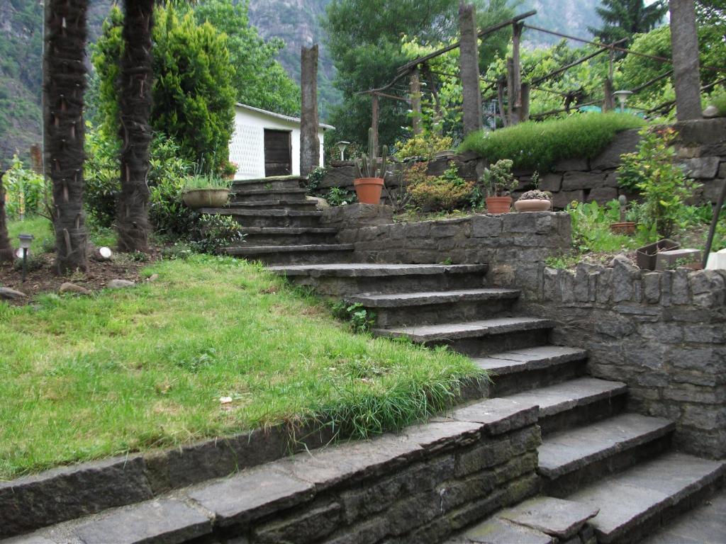 古洛特佩尔古拉住宿加早餐旅馆 Giornico 外观 照片